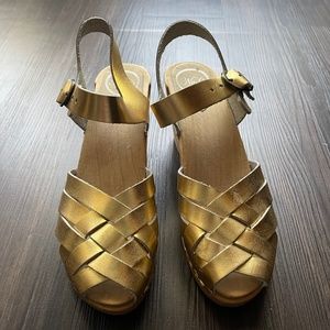No. 6 Store Clogs